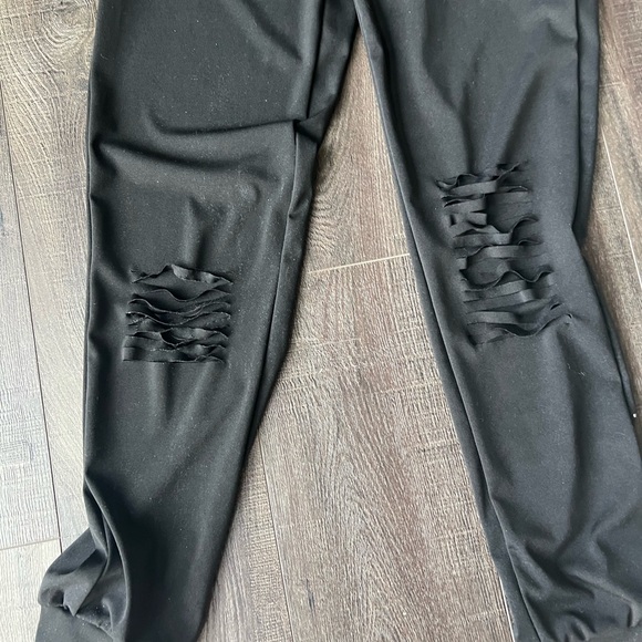 Outfit - Picture 4 of 5